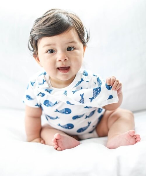 Smart Short Sleeve Baby Bodysuit + Bib - Blue Whale